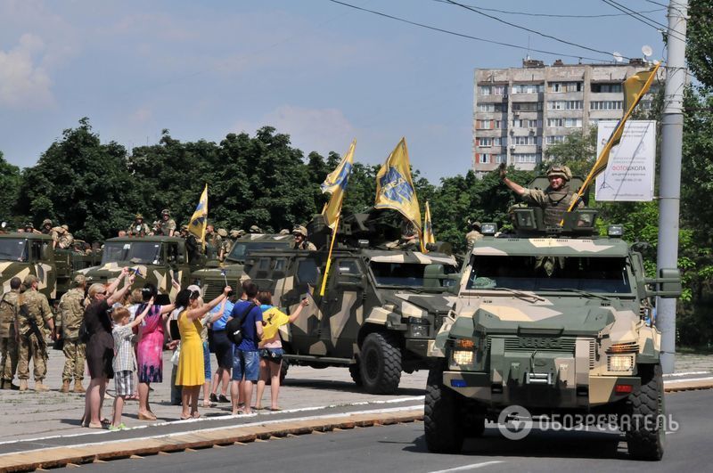 Мариуполь освобожденный: фоторепортаж из города-победителя