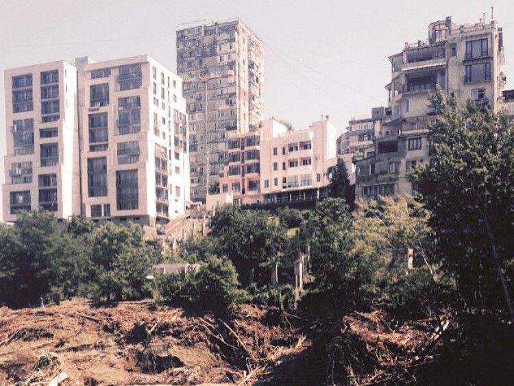 Повінь в Тбілісі. Квітуче місто перетворився на брудне місиво: фото стихії