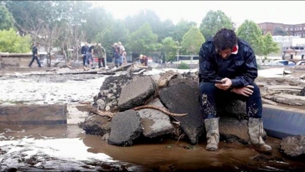 Бывший футболист "Динамо" помог в ликвидации наводнения в Грузии
