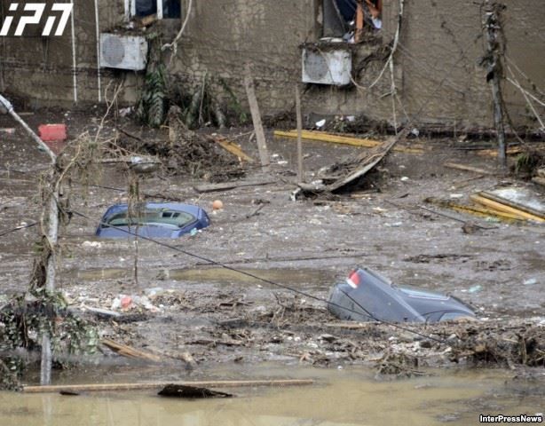 Наводнение в Тбилиси. Цветущий город превратился в грязное месиво: фото стихии