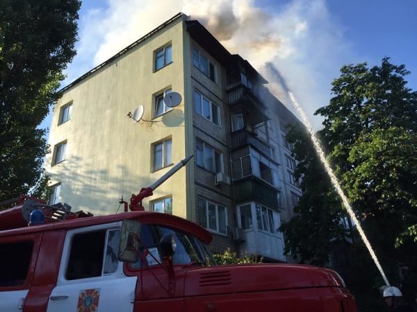 На Дарниці в Києві трапилася масштабна пожежа: фото НП