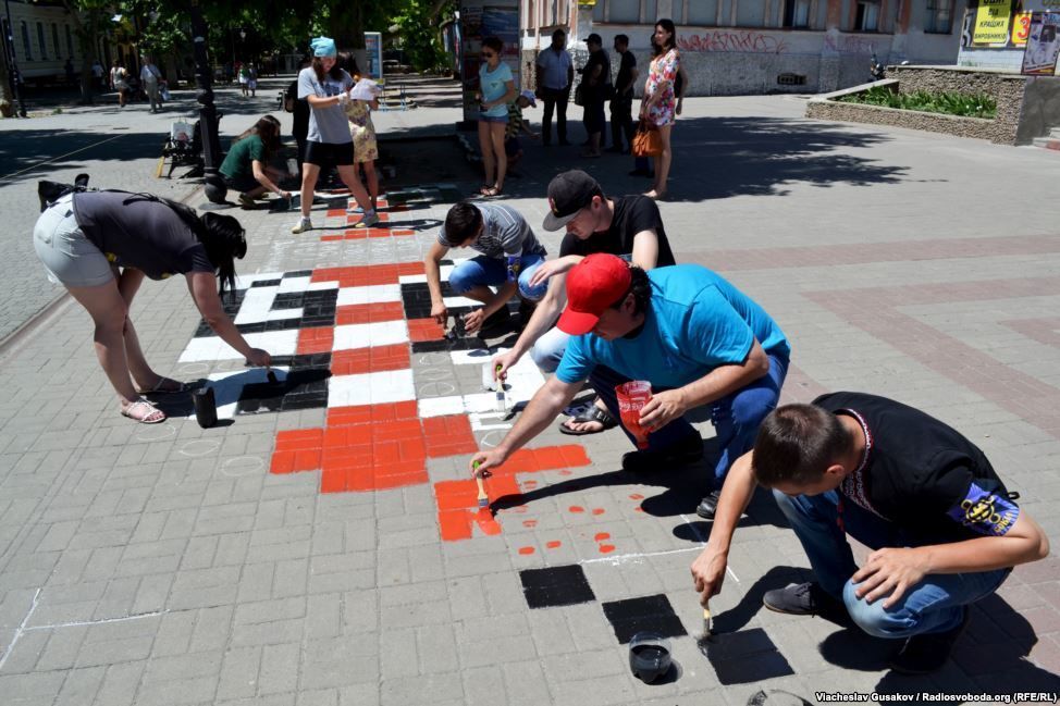 В Херсоне появился "вышитый" тротуар: фото работы