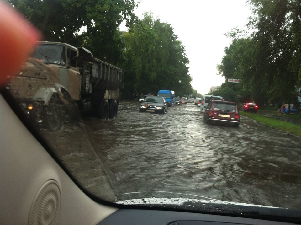 Містами України пройшлися сильні зливи: опубліковані фото