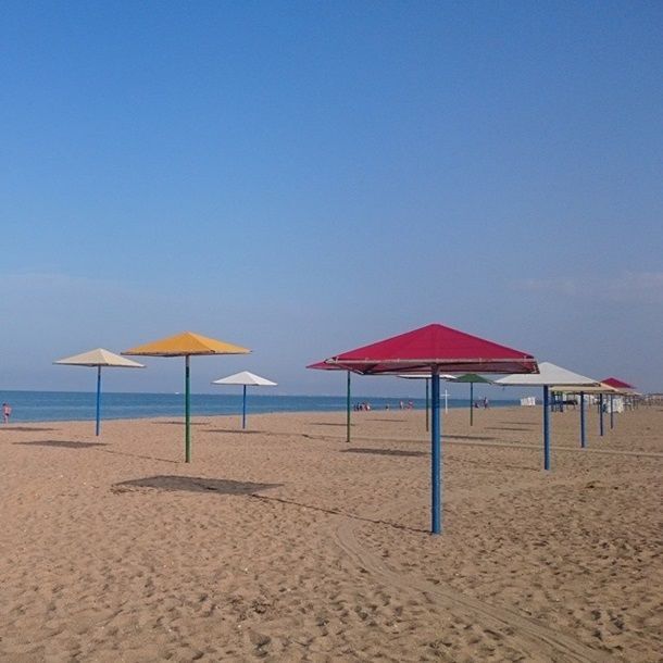 "Кримнаш-2015". Море, сонце і пісок. Людей - немає: фото з пляжів