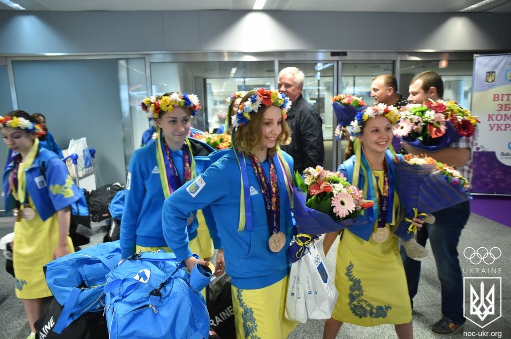 Украинские "русалки" вывезли из Баку 7 килограмм "бронзы": фотофакт