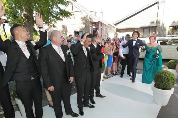 Чемпіон Росії одружився на супермоделі: яскраві весільні фото