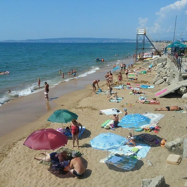 "Крымнаш-2015". Море, солнце и песок. Людей - нет: фото с пляжей