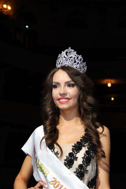 "Мисс Львов 2015" стала 17-летняя студентка: лучшие фото красавицы