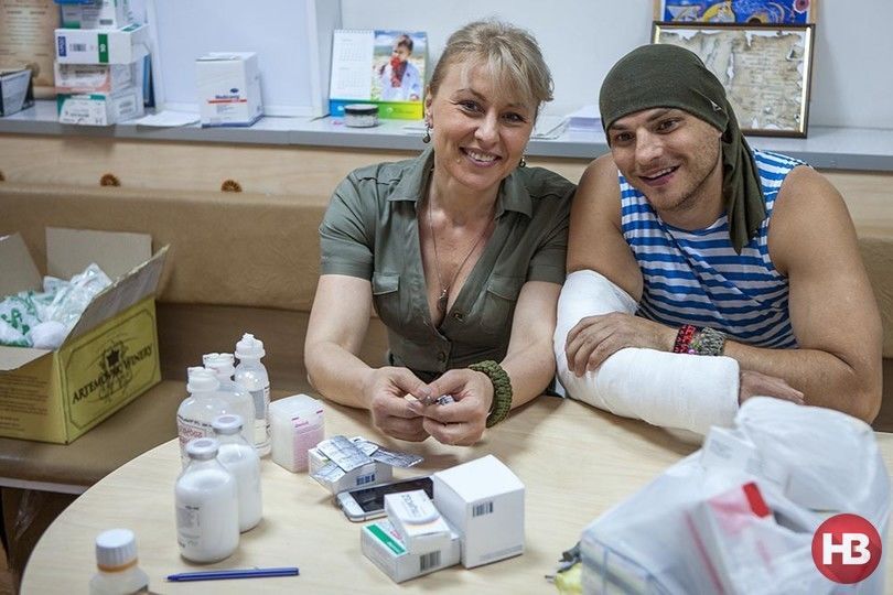 На грани. В сети показали будни "военного госпиталя" в Днепропетровске: фоторепортаж