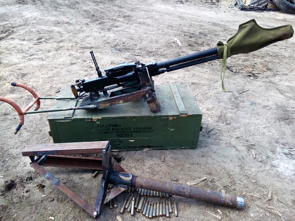 "Много оружия, мало мозгов": бойцам АТО выдали 150 непригодных к бою пулеметов