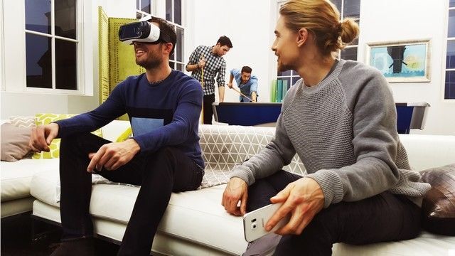 Samsung объявляет о начале продаж в Украине очков виртуальной реальности Gear VR для Galaxy S6/S6 edge