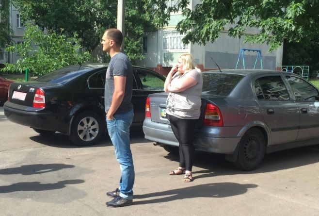 У Чернигові затримано авто з фальшивими газетами проти Корбана
