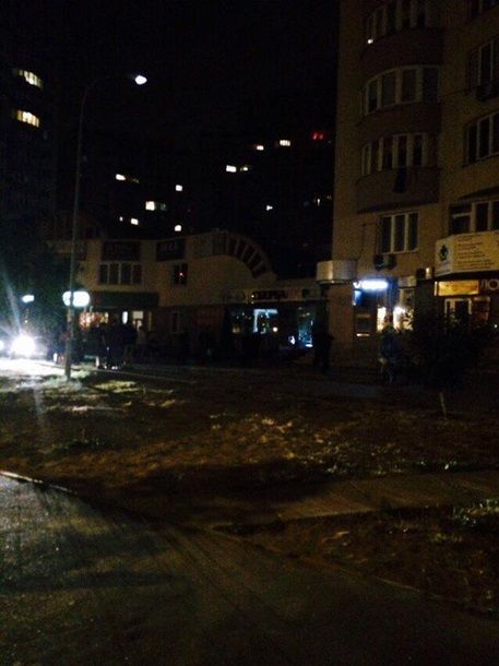 В Киеве прогремели взрывы у двух филиалов "Сбербанка России". Опубликованы фото