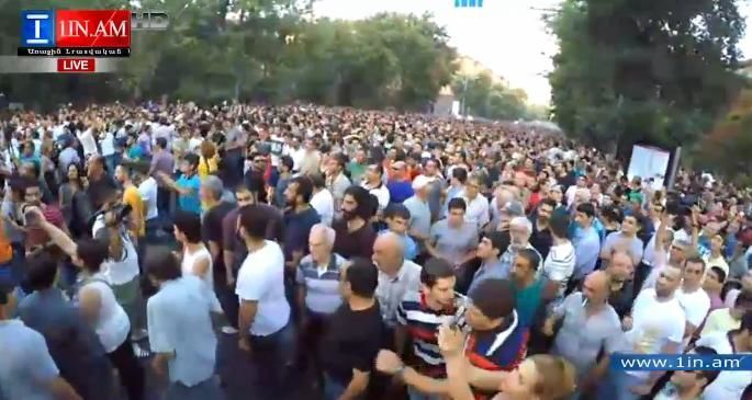 "Тарифный майдан" в Армении: хроника протестов