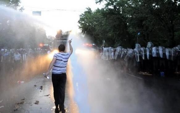 "Тарифный майдан" в Армении: хроника протестов
