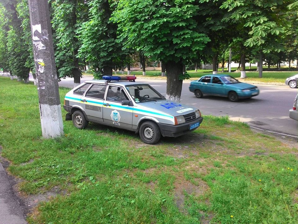 В Харькове ГАИшники взорвали сознание жителей "гениальной" парковкой