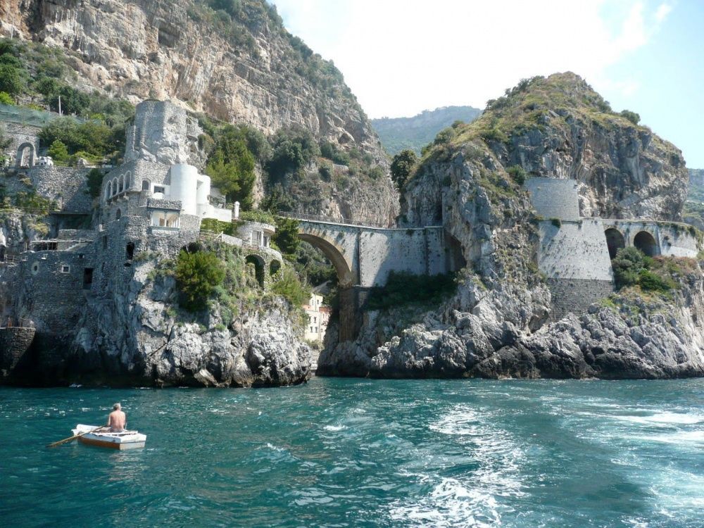 Дивовижне село в Італії, якого не існує