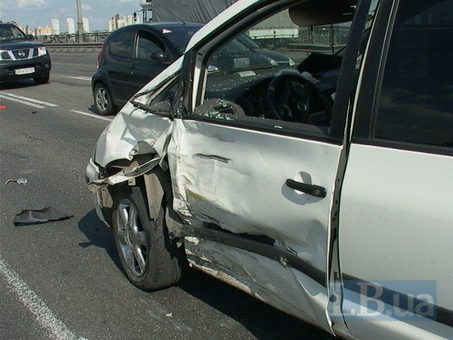 ДТП з мотоциклом на мосту Патона в Києві: стали відомі подробиці 