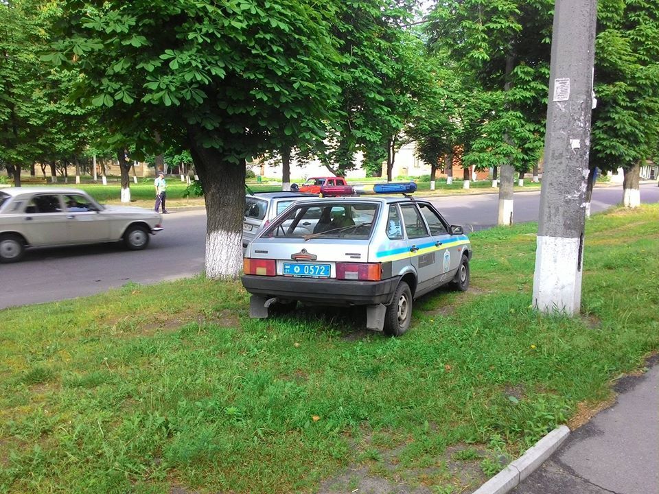 В Харькове ГАИшники взорвали сознание жителей "гениальной" парковкой