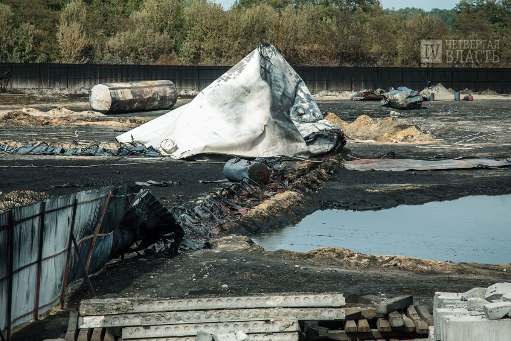У мережі показали фото наслідків пожежі на нафтобазі під Васильковом