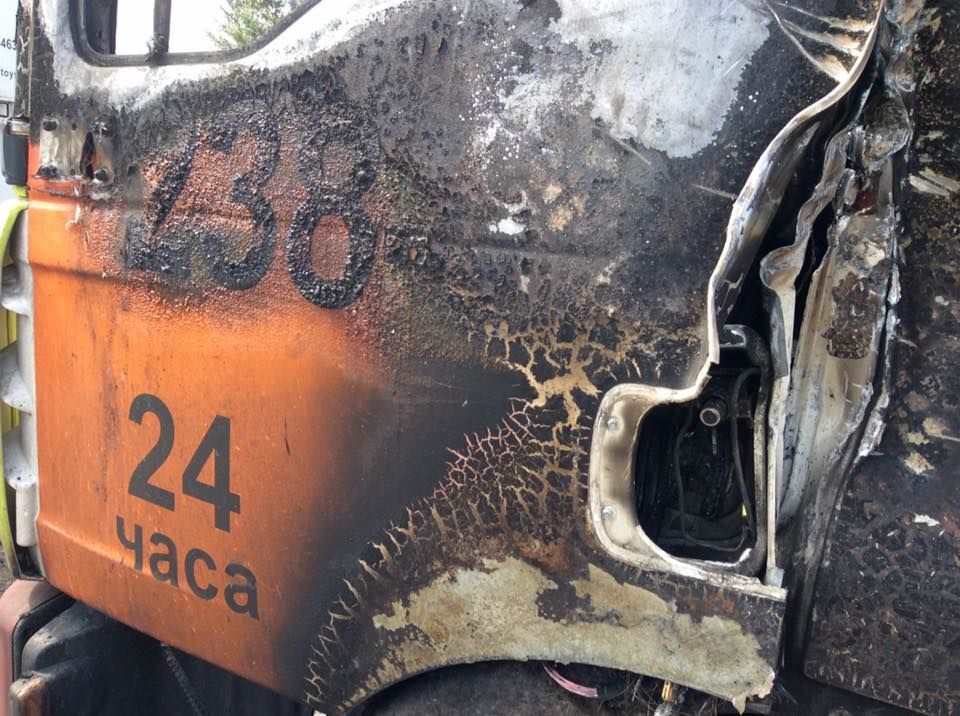 В Киеве недовольные демонтажем МАФов сожгли эвакуатор 