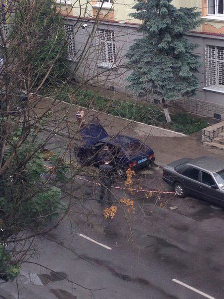 Во Львове взорвали автомобиль МВД. Ранен милиционер