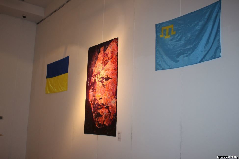 Художниця показала Києву справжні обличчя Криму: опубліковані фото