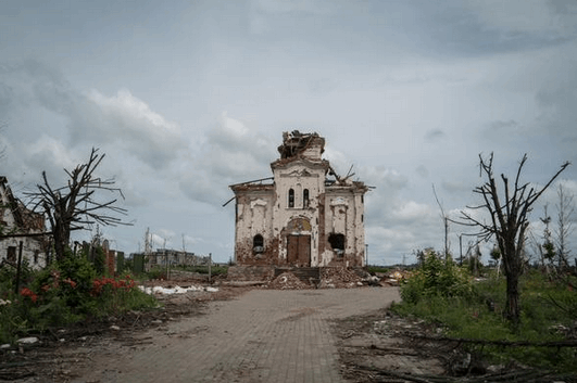 Забута Богом земля. У мережі показали зруйнований монастир поблизу донецького аеропорту