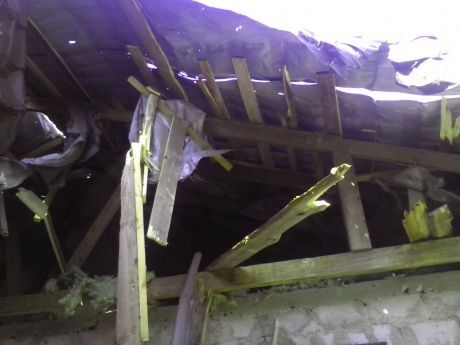 Під Маріуполем розбомбили центр контролю за перемир'ям: опубліковані фото
