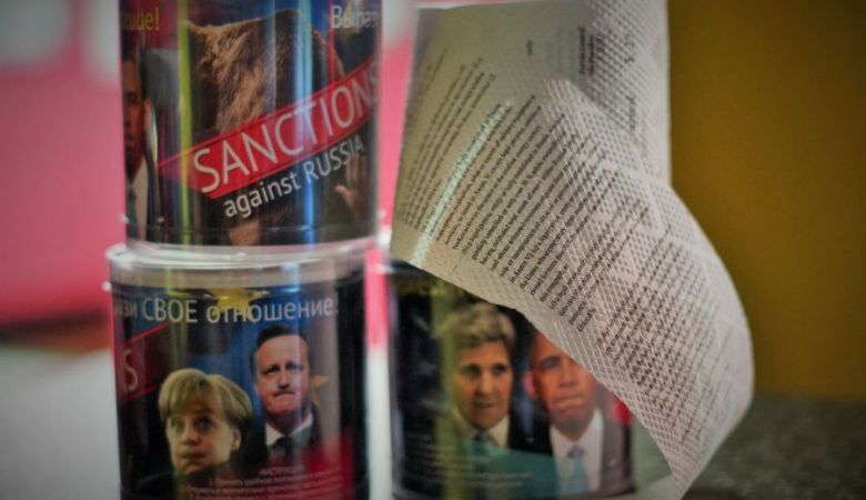 У Росії випустили туалетний папір з текстом санкцій ЄС: фотофакт