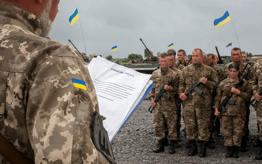 Бійці батальйону "Донбас Україна" прийняли присягу у День Конституції: опубліковані ефектні фото
