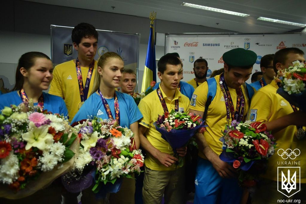 Украина встретила героев Европейских игр: фоторепортаж