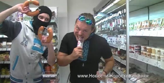 Против высоких цен: в киевском супермаркете устроили "акцию поедания"