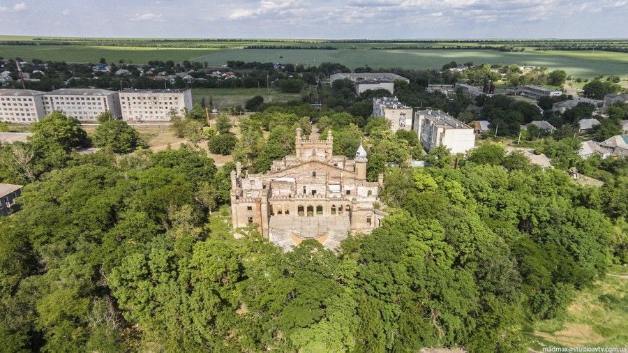 Украина теряет свою историю: в Одессе разрушается знаменитый замок Курисов. Фотофакт