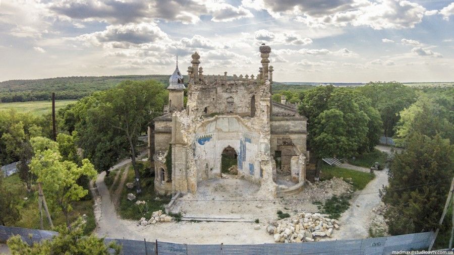 Украина теряет свою историю: в Одессе разрушается знаменитый замок Курисов. Фотофакт