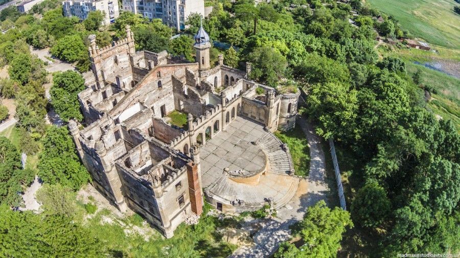 Украина теряет свою историю: в Одессе разрушается знаменитый замок Курисов. Фотофакт