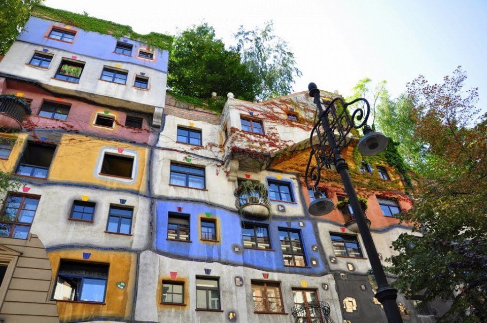 Просто казка: приголомшливі " живі "будинки знаменитого архітектора Хундертвассера