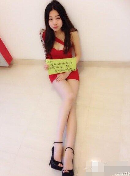 20-летняя китаянка поразила мир длиной своих ног