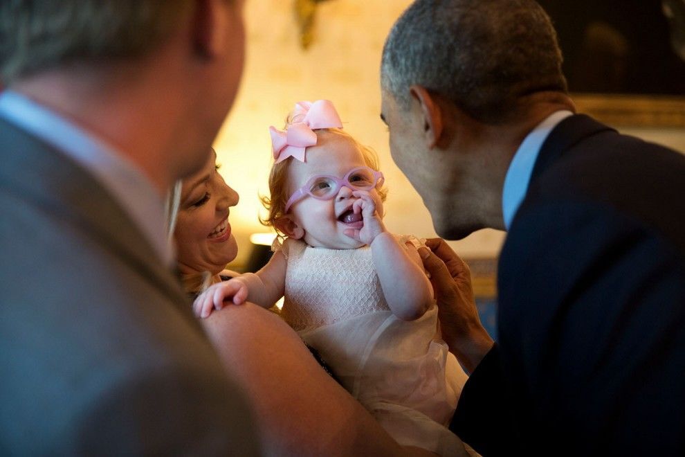 Дети в большой политике: Барак Обама дурачится с малышами в Белом доме