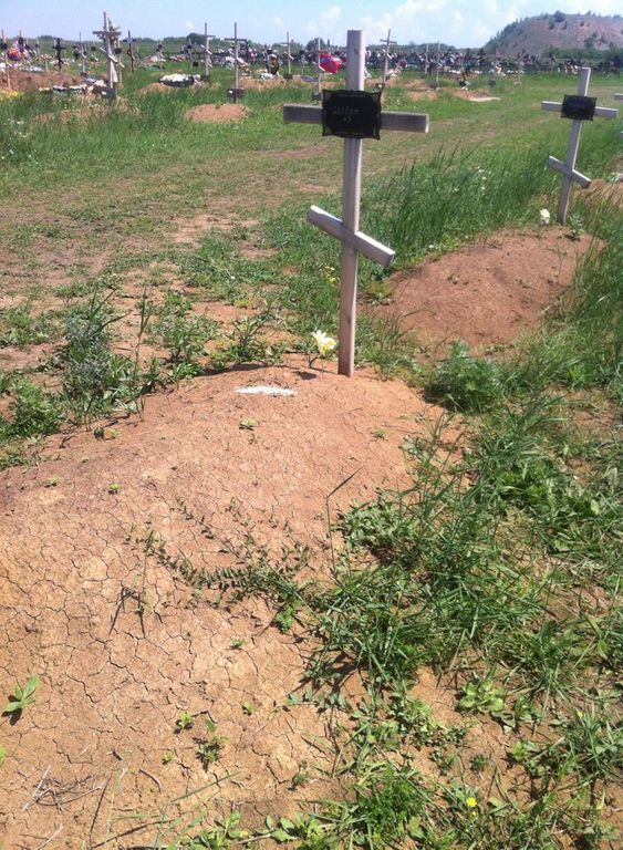 В Донецке нашли одно из кладбищ с сотнями безымянных террористов "ДНР": фотофакт