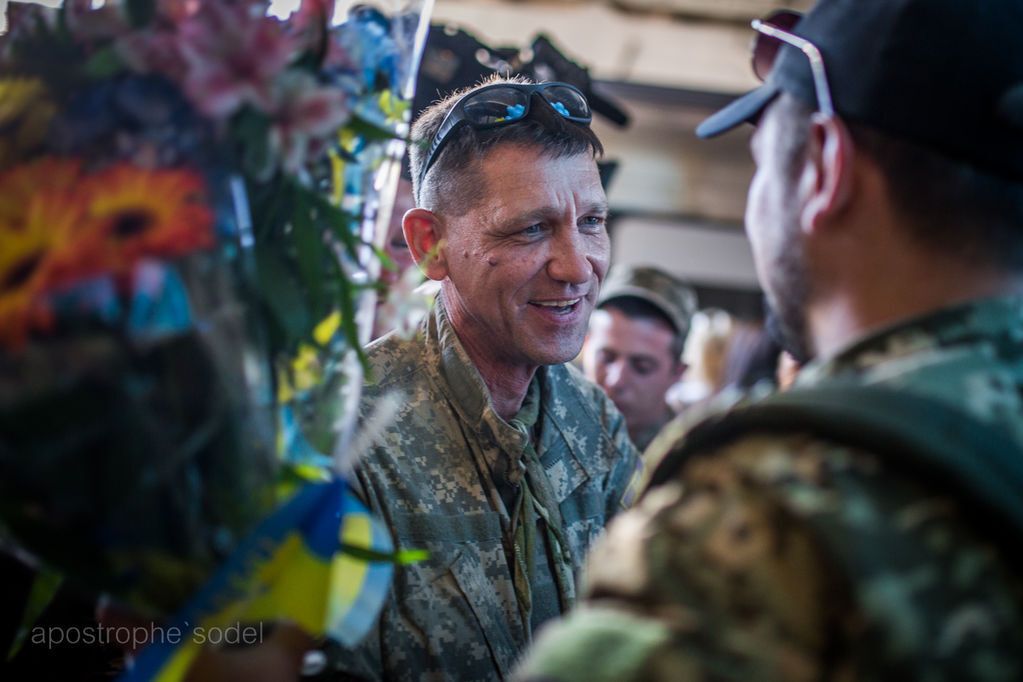 Бойцы "Киевской Руси" вернулись с войны: трогательные фото встречи