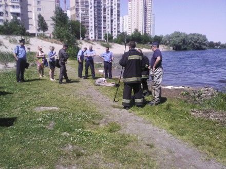 В Киеве на озере после пьянки с друзьями утонул мужчина