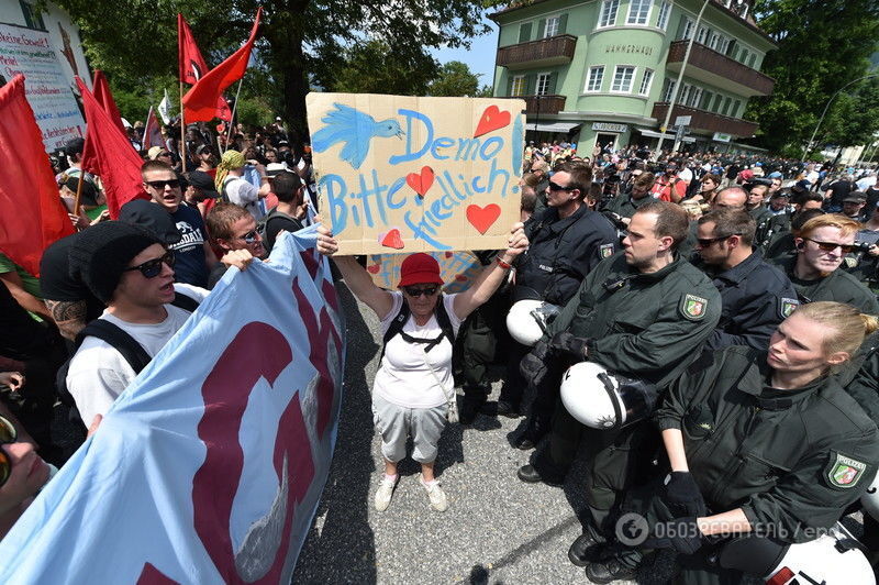 "К черту G7! Я люблю Путина!" В Германии прошла многотысячная акция антиглобалистов