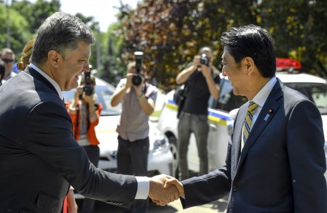 Япония передала МВД Украины 1,5 тыс. экологичных авто: фотофакт