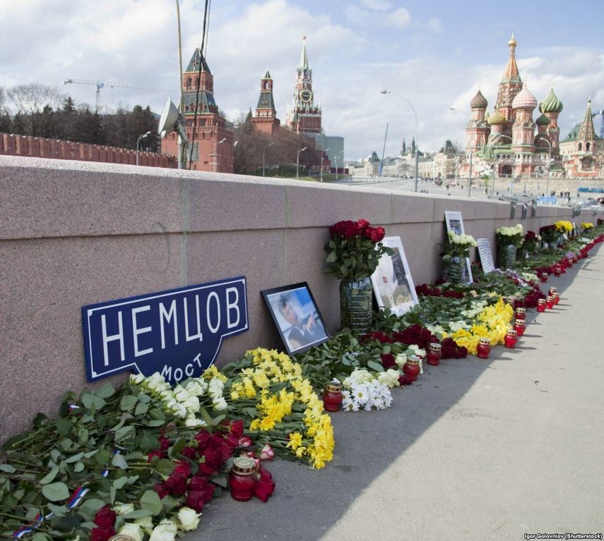 100 дней без Немцова: в Москве восстановили мемориал