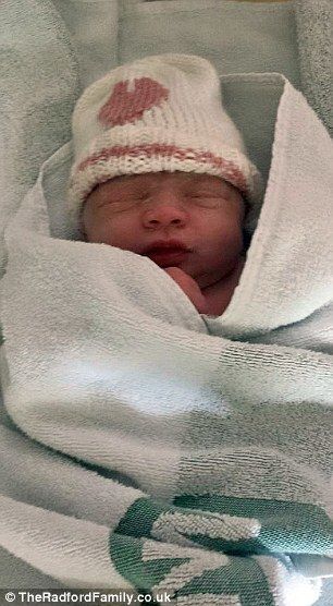 Большая семья: 39-летняя бабушка родила своего 18 ребенка