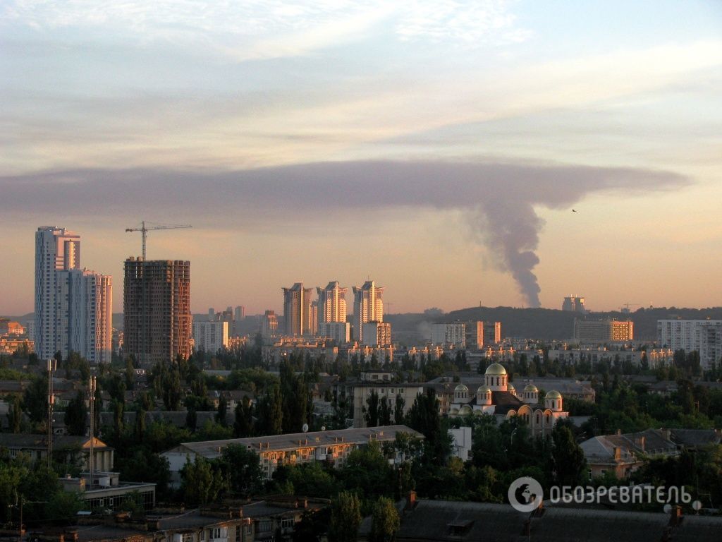 Полум'я заввишки з 9-поверхівку: опубліковані фото і відео масштабної пожежі на нафтобазі у Василькові