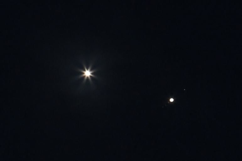 Космічний "поцілунок" Венери і Юпітера підкорив соцмережі: опубліковані фото