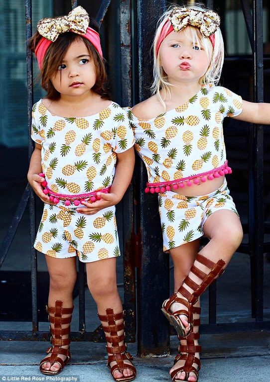Двухлетние модницы: яркие фото дочек двух лучших подруг взорвали Instagram