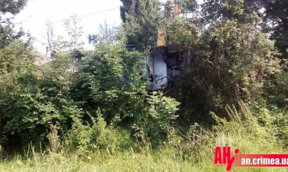 У Криму перекинувся танк: опубліковані фото і відео